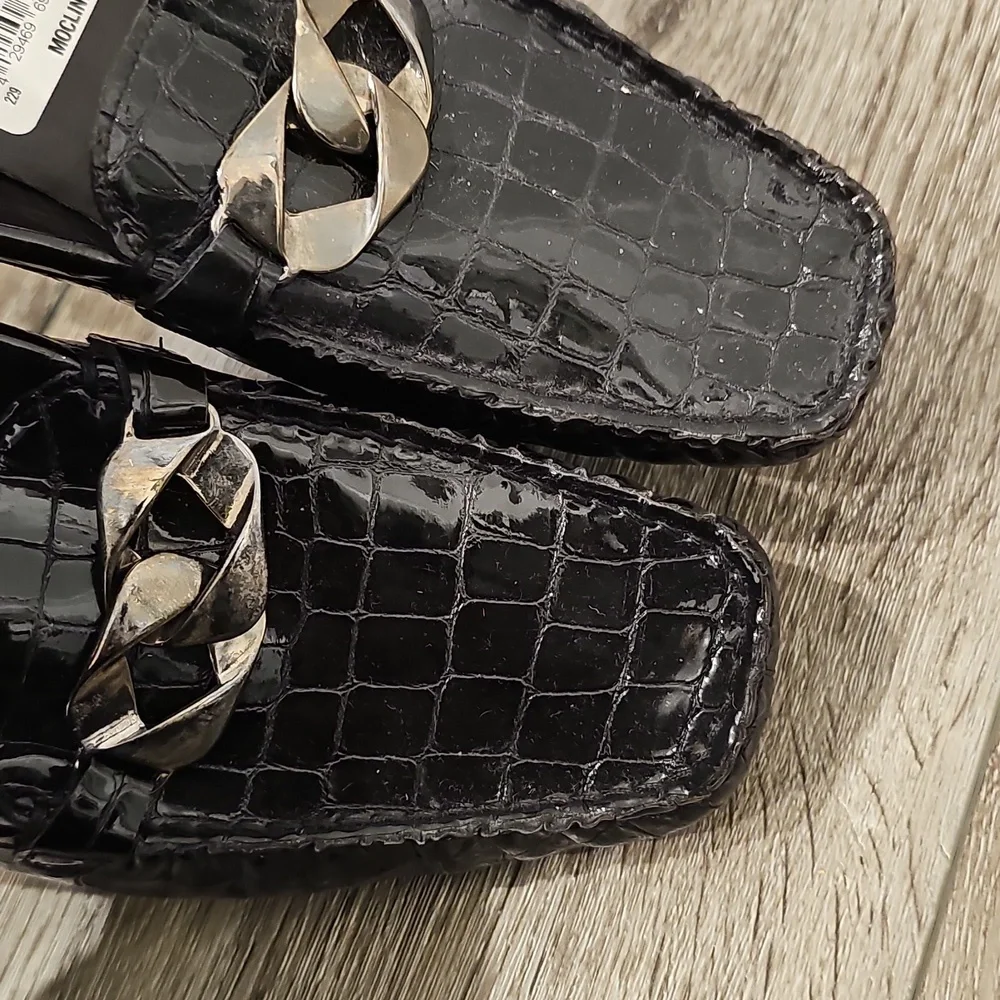 [NEW] STUART WEITZMAN Crocodile Loafers in Black Patent Leather NWT